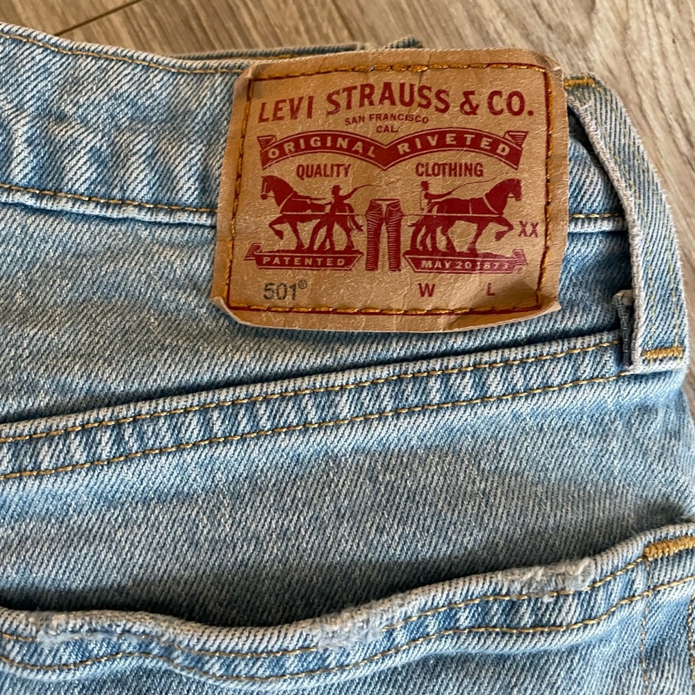 W27 L30 women’s original 501 Levi’s